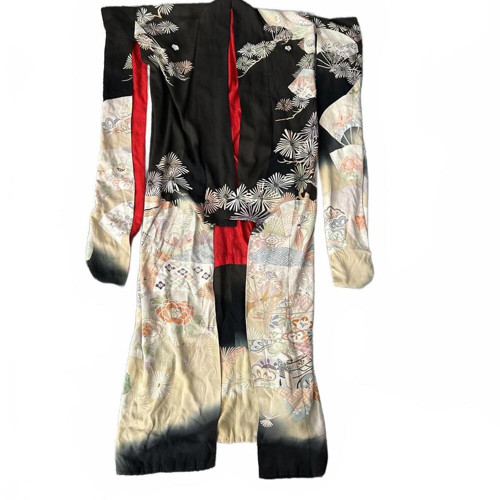 Vintage 80s Silk Kimono w/ Fan & Floral Motifs + Red Lining